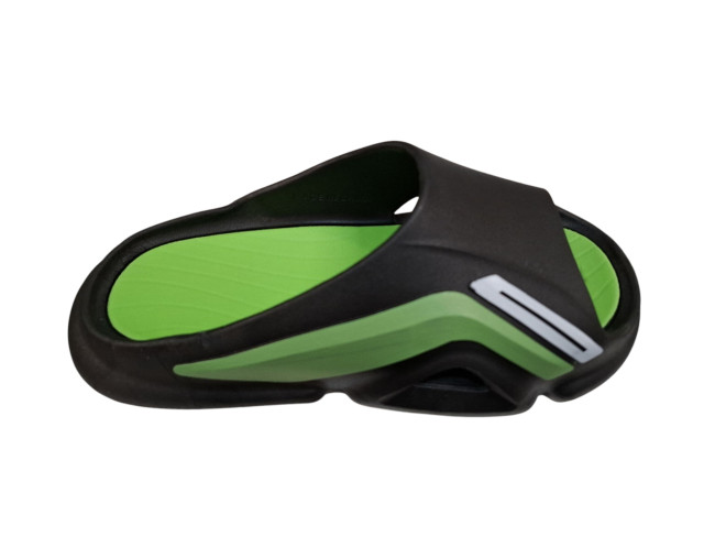 Udobna muška papuča za plažu ME-300 black