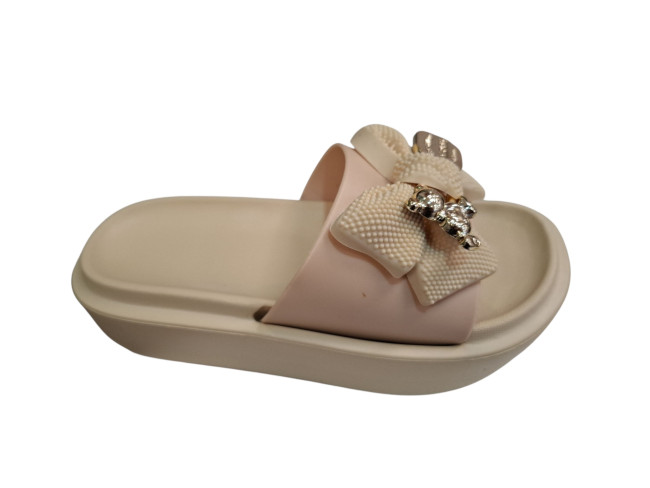 Udobna ženska papuča za plažu M8853-32 beige  Udobna ženska papuča za plažu M8853-32 beige