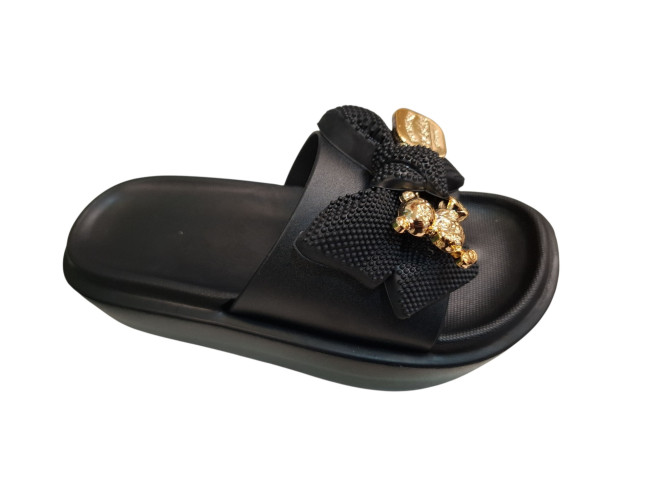 Udobna ženska papuča za plažu M8853-32 black  Udobna ženska papuča za plažu M8853-32 black